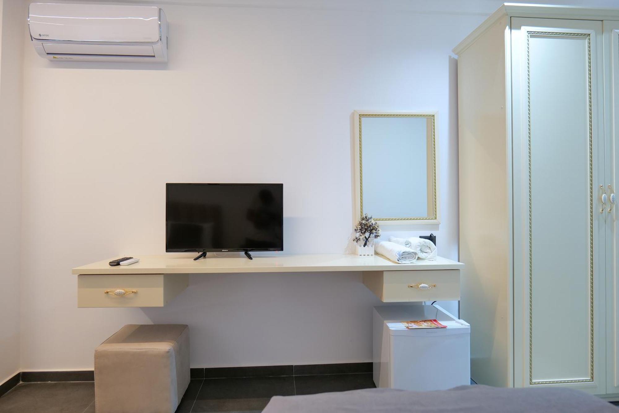 Hotel Celaj Vlorë Esterno foto