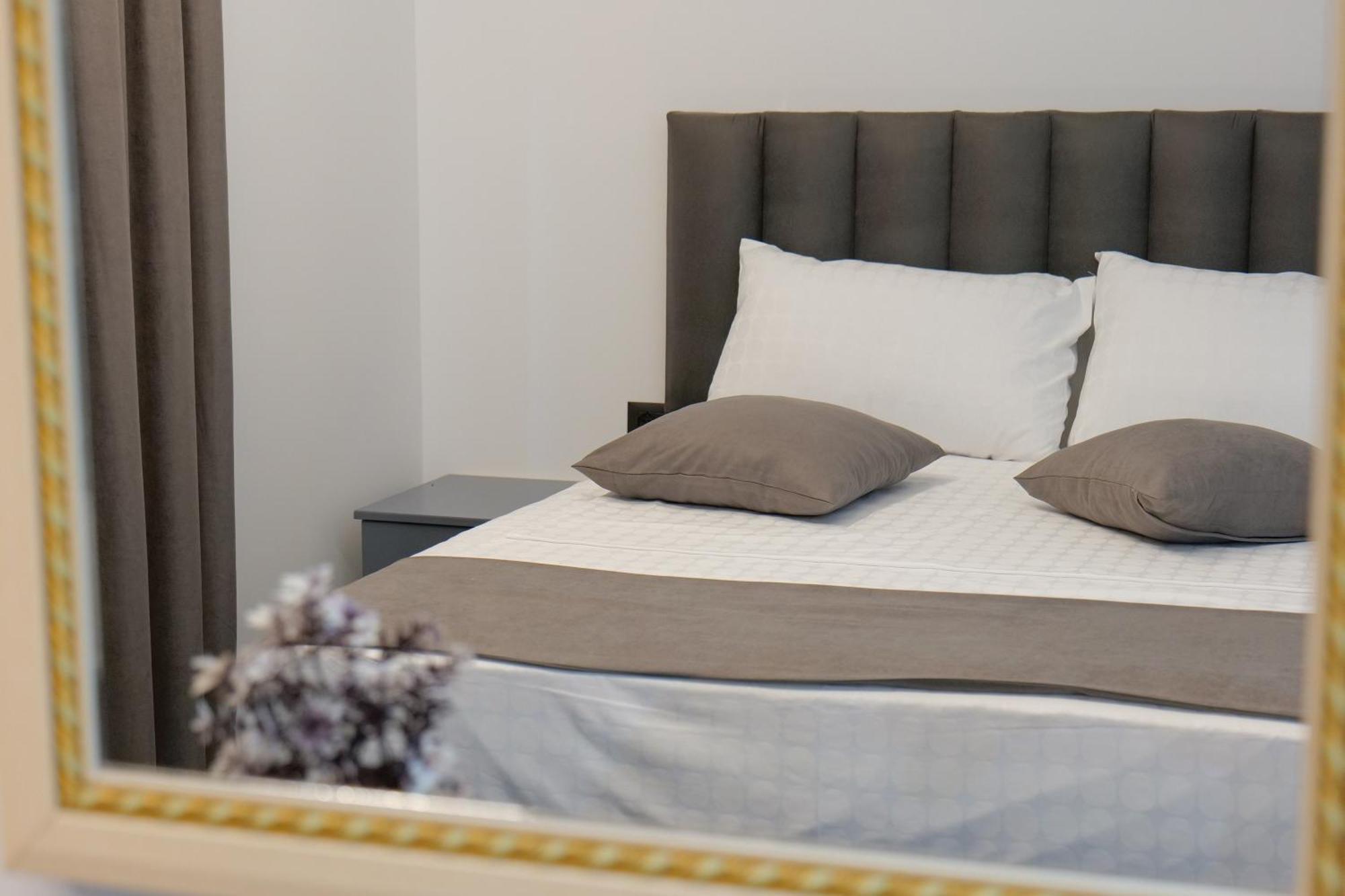 Hotel Celaj Vlorë Esterno foto