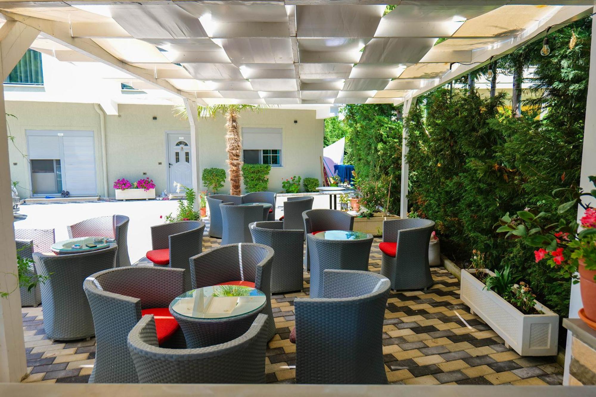 Hotel Celaj Vlorë Esterno foto