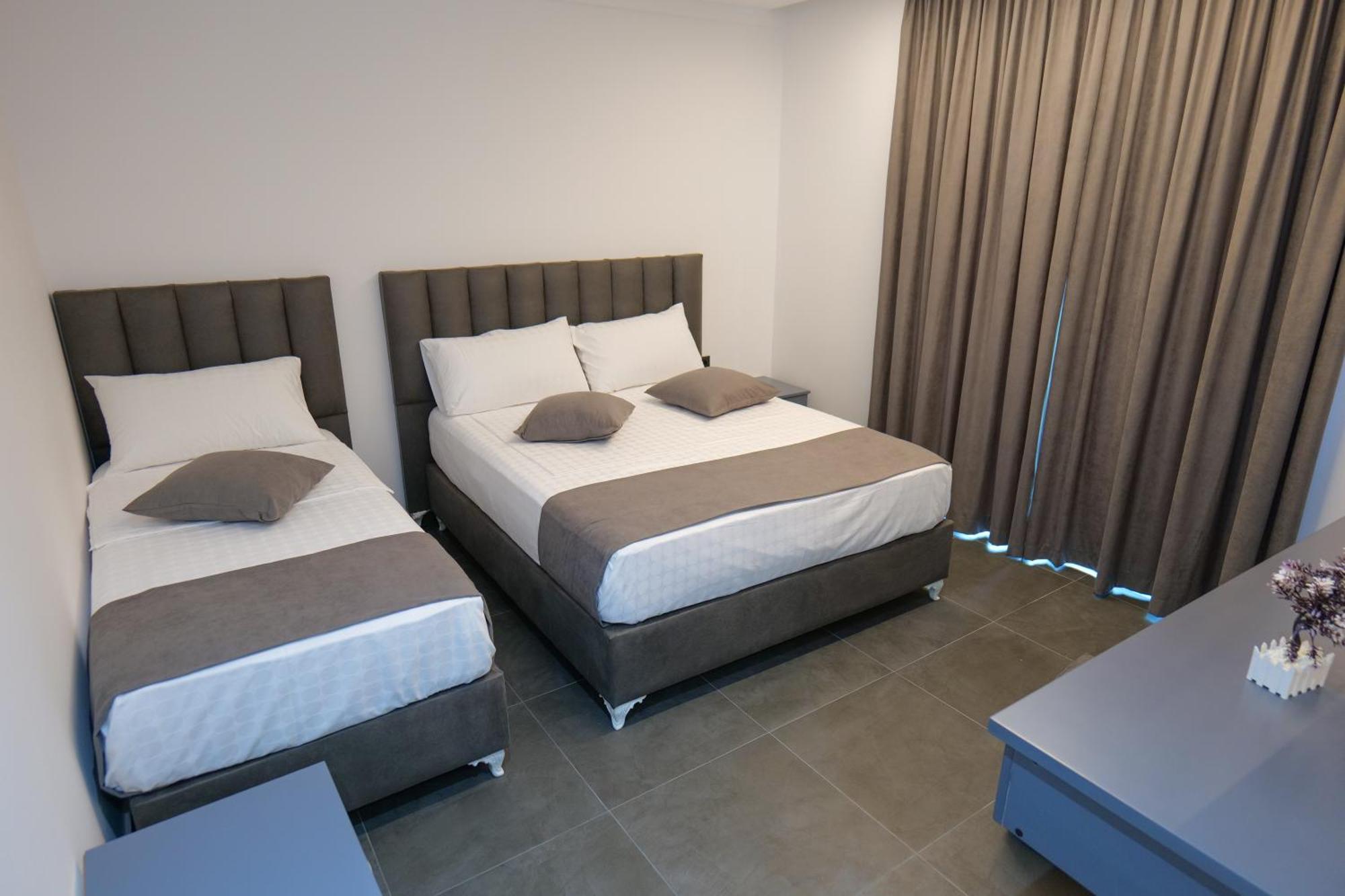 Hotel Celaj Vlorë Esterno foto
