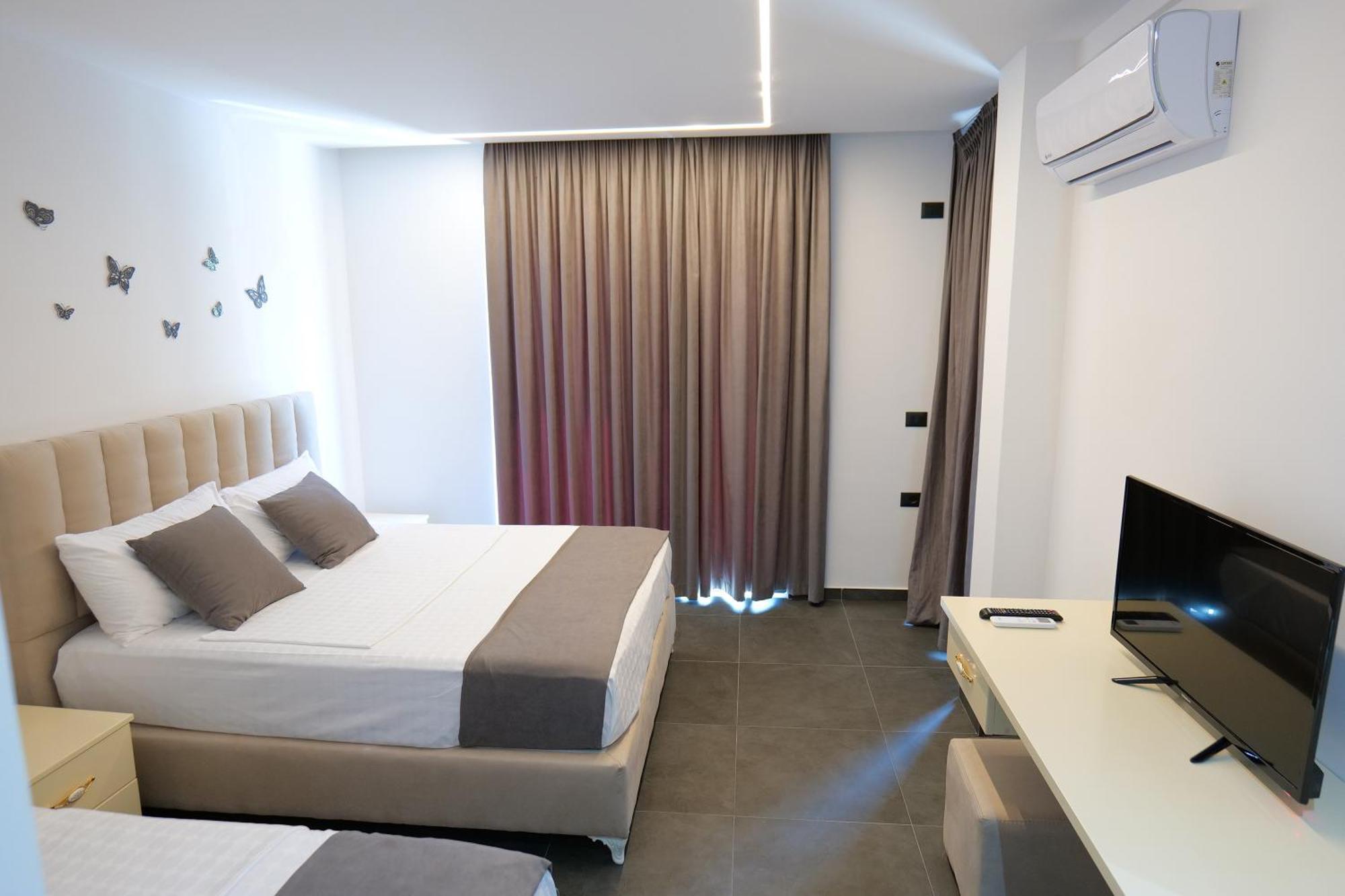 Hotel Celaj Vlorë Esterno foto