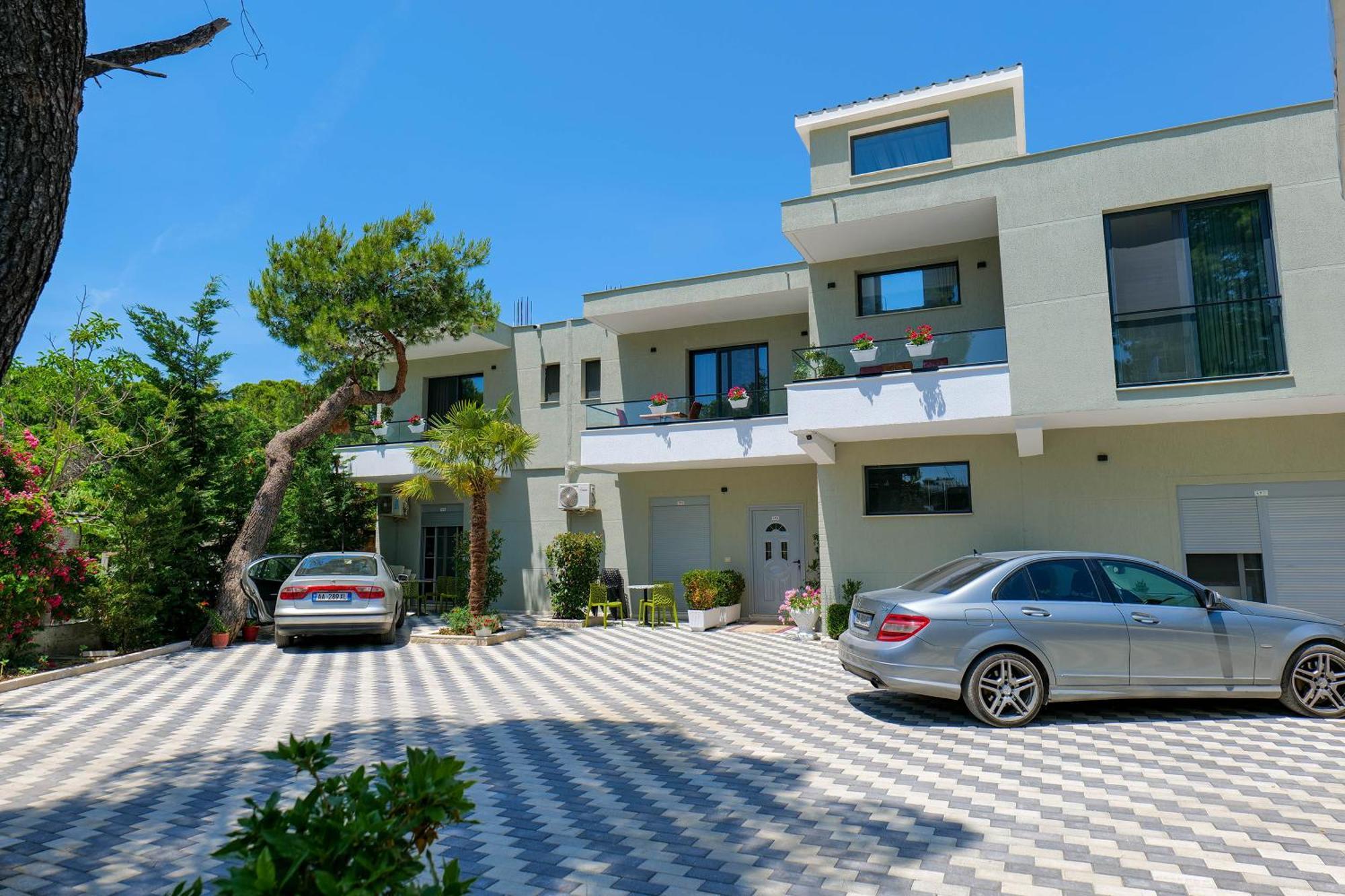 Hotel Celaj Vlorë Esterno foto