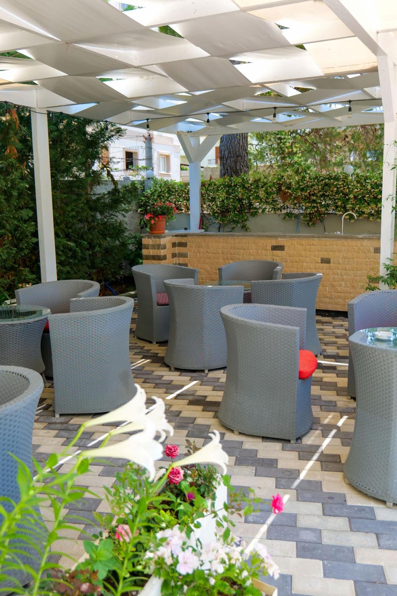 Hotel Celaj Vlorë Esterno foto