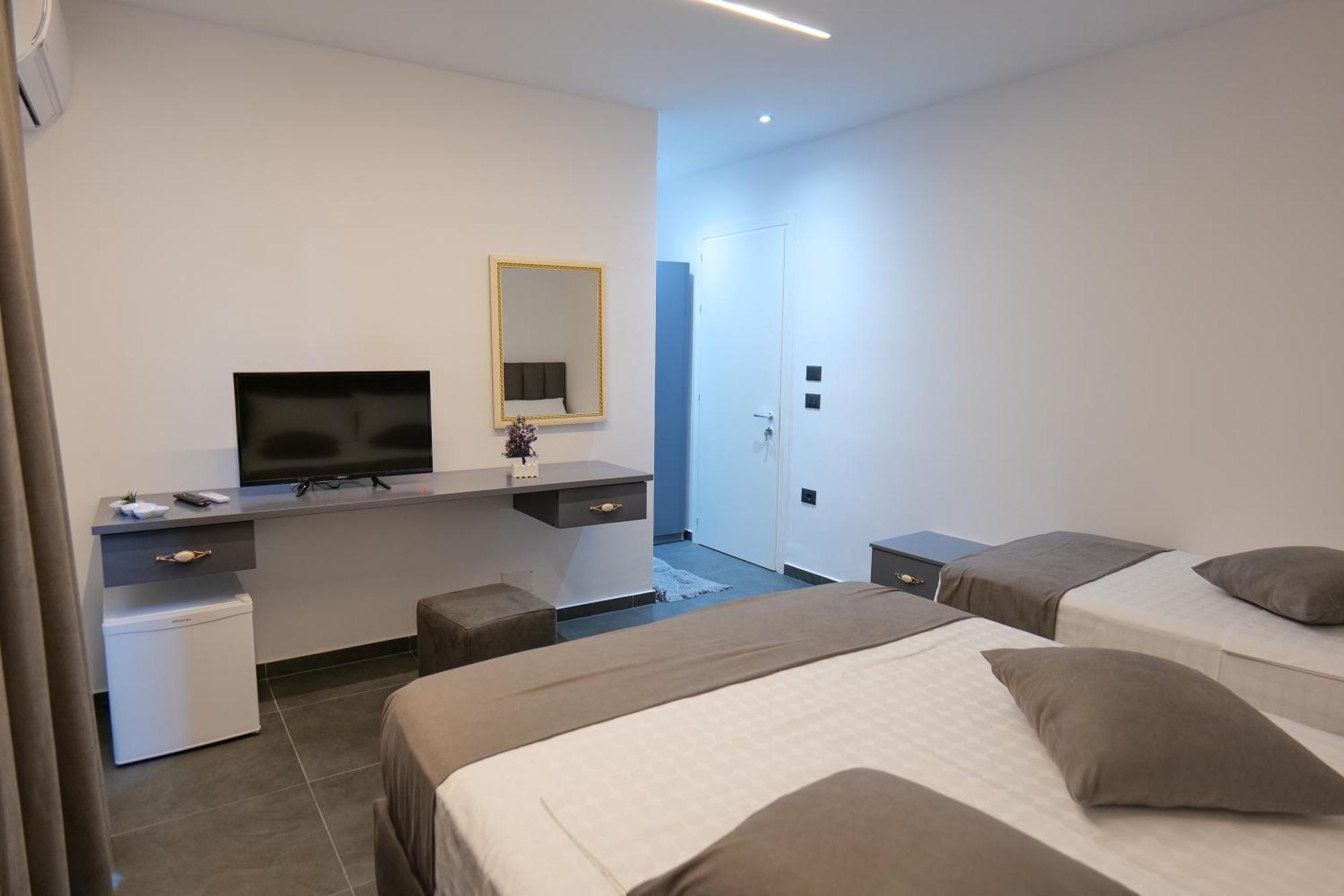 Hotel Celaj Vlorë Esterno foto