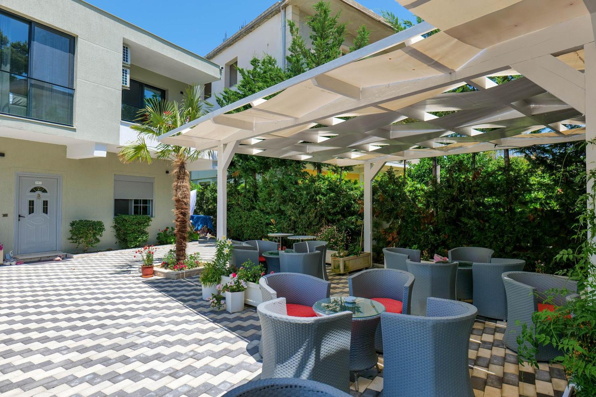 Hotel Celaj Vlorë Esterno foto