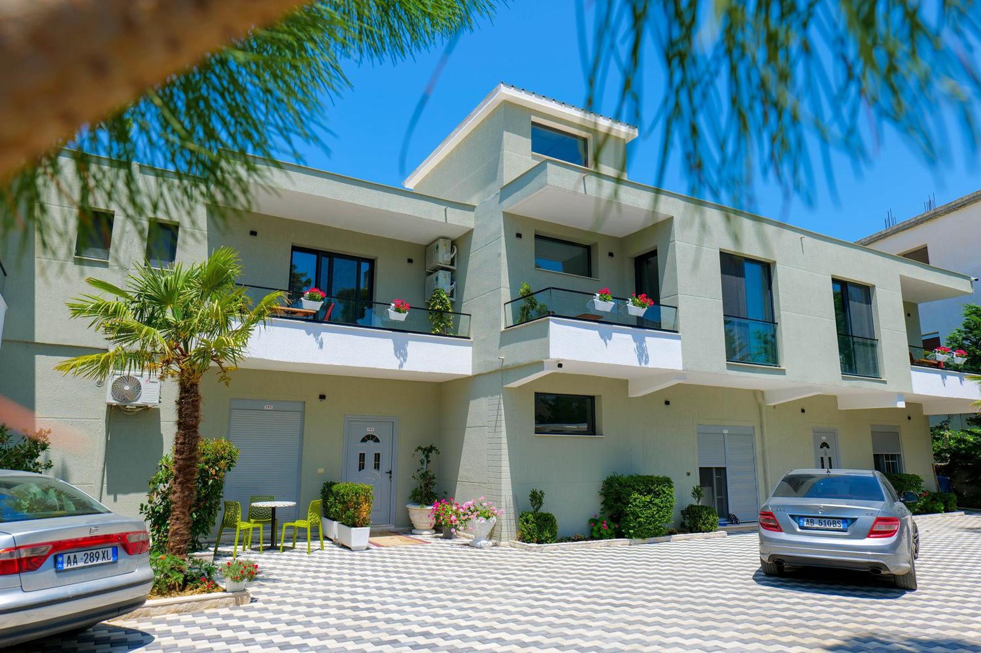 Hotel Celaj Vlorë Esterno foto