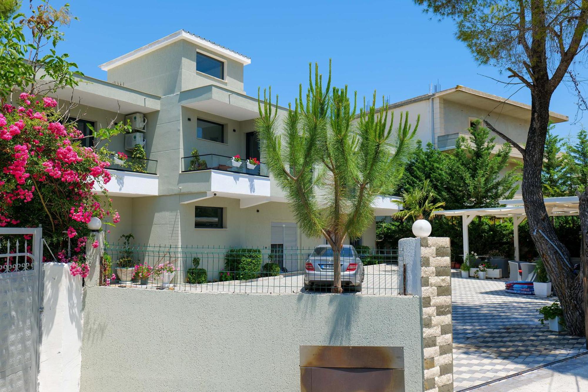 Hotel Celaj Vlorë Esterno foto